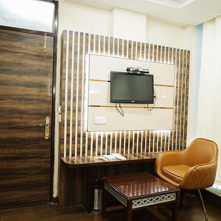 Hotel Batra Home Nizamuddin Ню Делхи Екстериор снимка