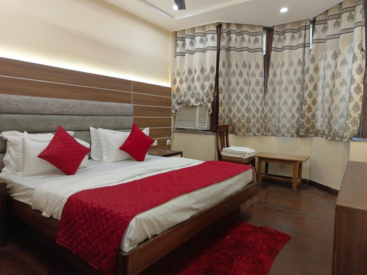 Hotel Batra Home Nizamuddin Ню Делхи Екстериор снимка
