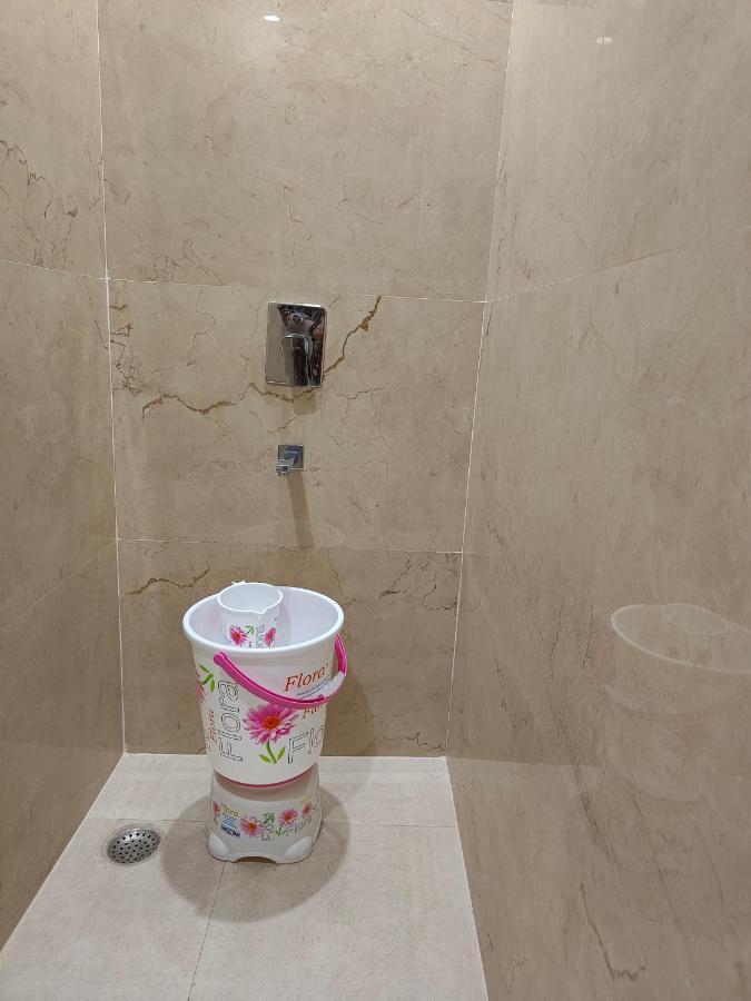 Hotel Batra Home Nizamuddin Ню Делхи Екстериор снимка