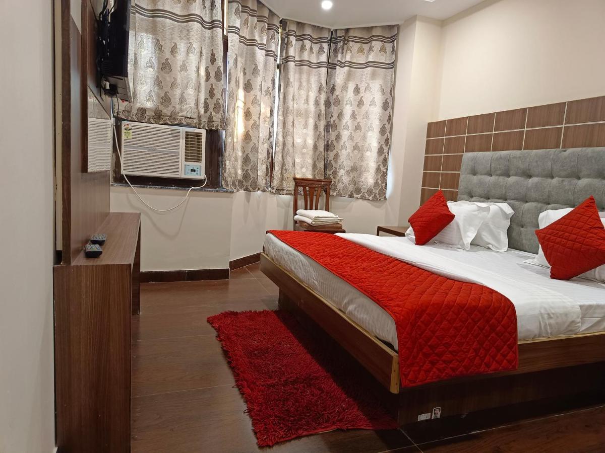 Hotel Batra Home Nizamuddin Ню Делхи Екстериор снимка