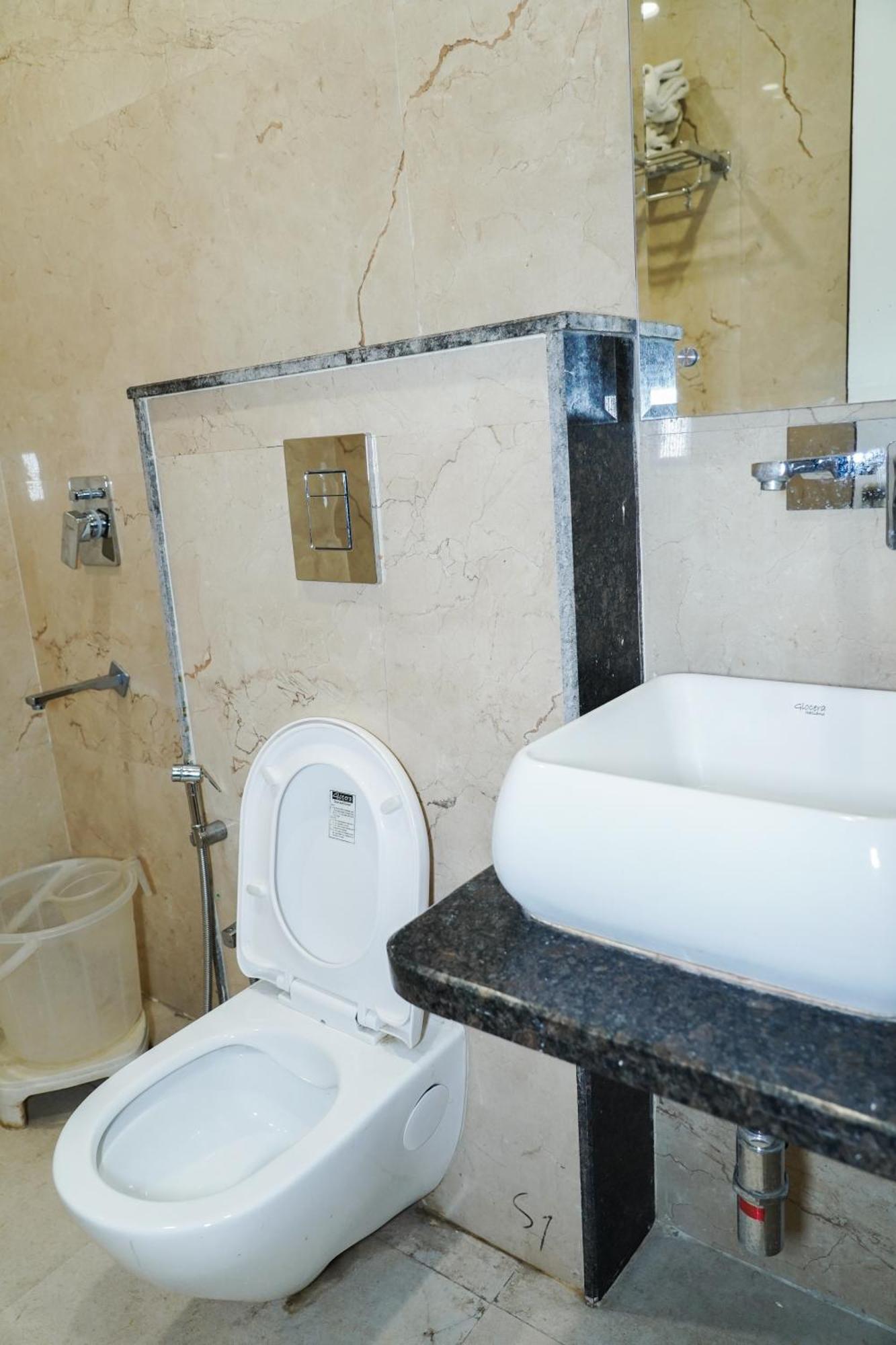 Hotel Batra Home Nizamuddin Ню Делхи Екстериор снимка
