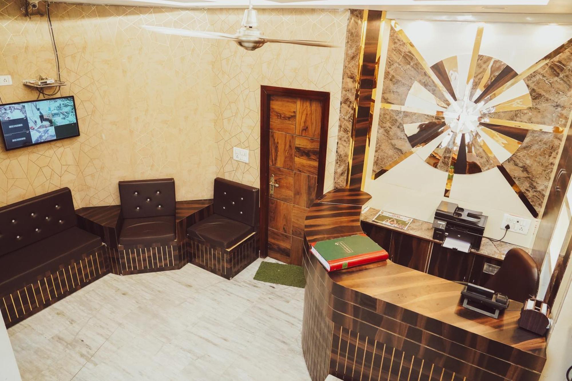 Hotel Batra Home Nizamuddin Ню Делхи Екстериор снимка