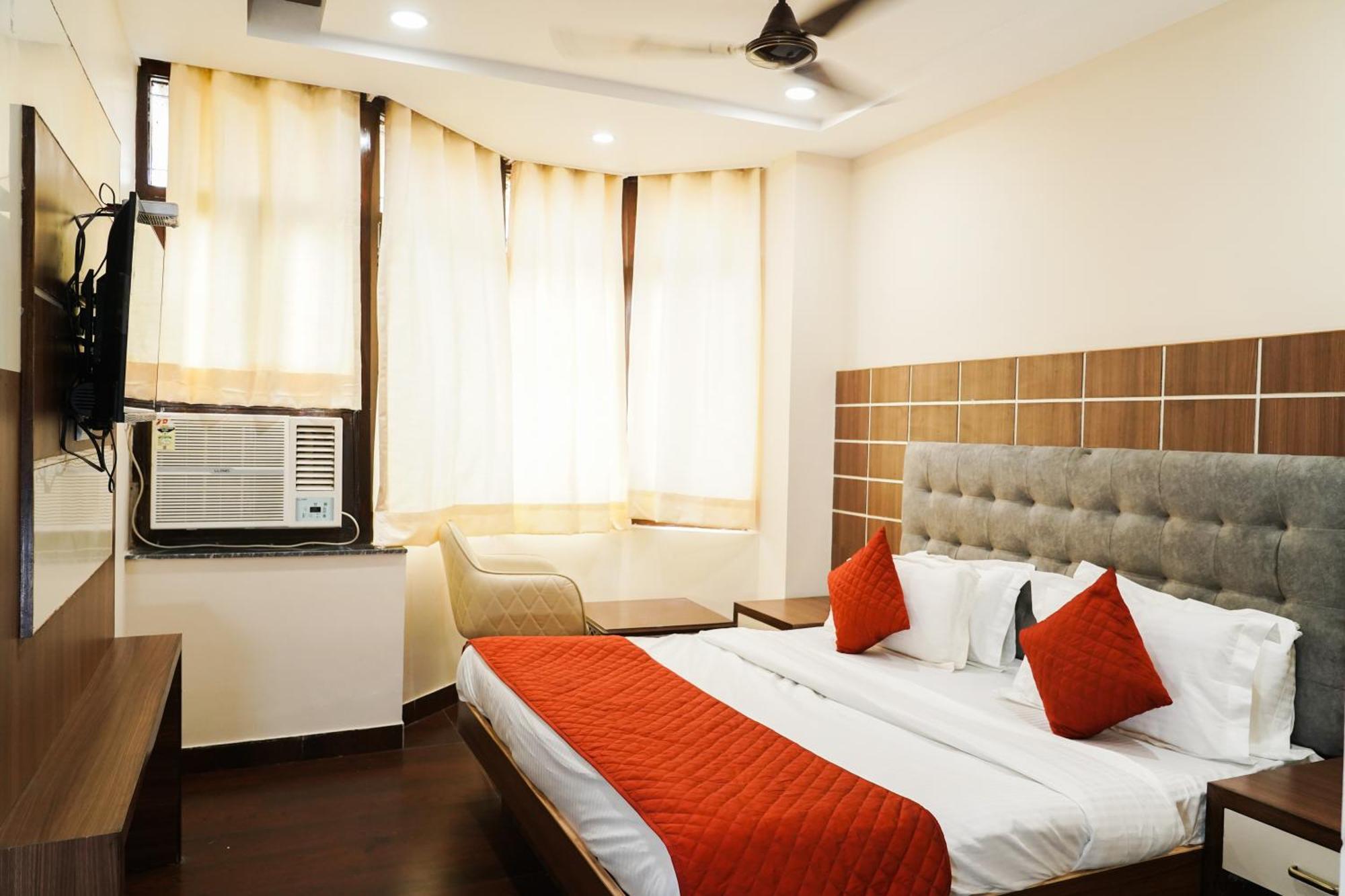 Hotel Batra Home Nizamuddin Ню Делхи Екстериор снимка